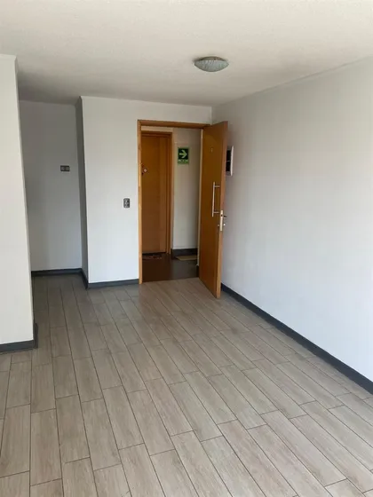 Departamento En Arriendo De 2 Dorm. En San Miguel