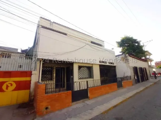 Maikelly Zabala Alquila Casa Comercial Av. 20 Centro Barquisimeto, 320 Metros2, Amplios Espacios. Mls 25-15346 Mz