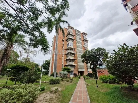 Apartamento En Venta San Jacinto, Maracay Cómodo Y Acogedor, Bien Conservado 27-1215 Hc