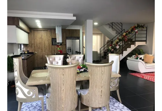 Venta De Casa Condominio De 320mt2, Jamundí 8142.