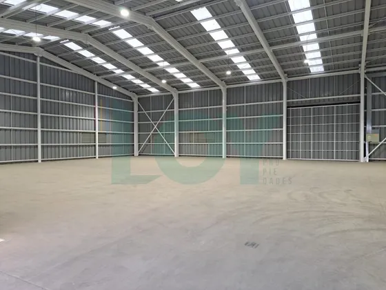 Galpon En Arriendo En Pudahuel De 1250m2 En Condominio.