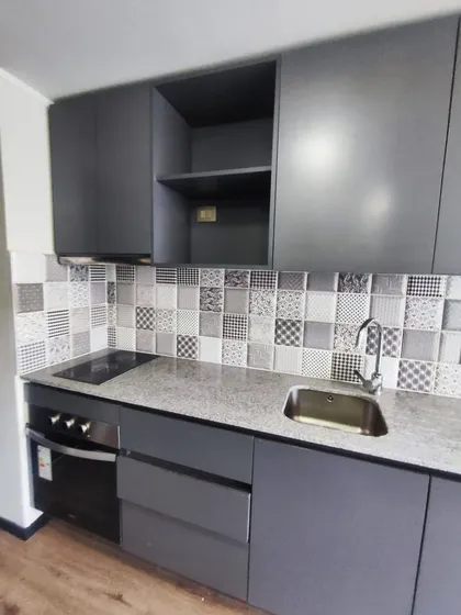 Arriendo Estudio Práctico En San Miguel Excelente Ubicación