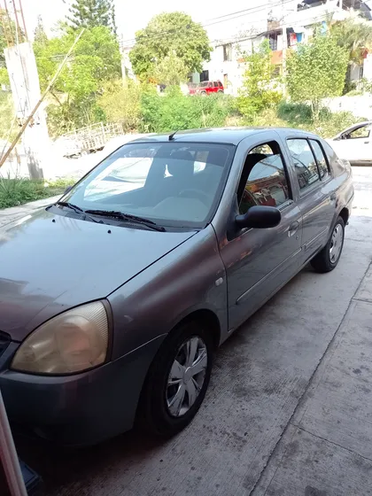 Nissan Platina 1.6 Custom Ac Mt