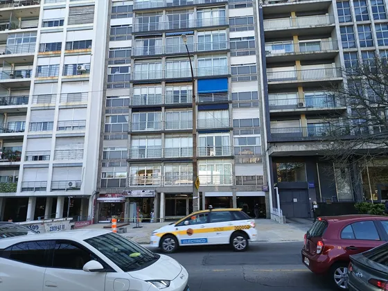 Vemta Apartamento 2 Dormitorios,,1 Baño,toillete, Pocitos