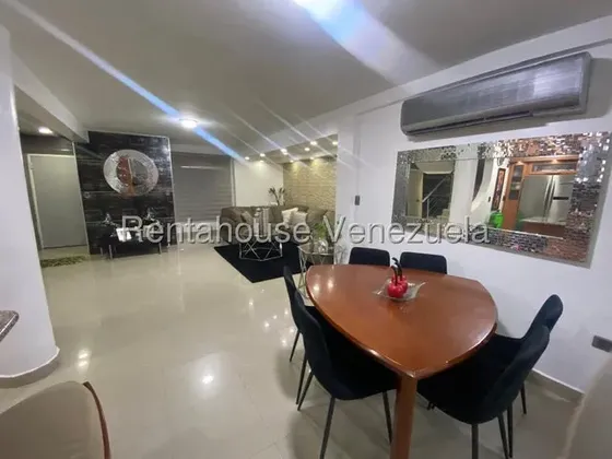 Karelys Medina Vende Hermoso Townhouse En Venta En Uno De Los Urbanismos Mas Exclusivos De La Ciudad; Los Tulipanes Con Un Diseño Arquitectónico De Lujo