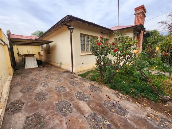 Casa En Venta De 5 Dormitorios En Ñuñoa