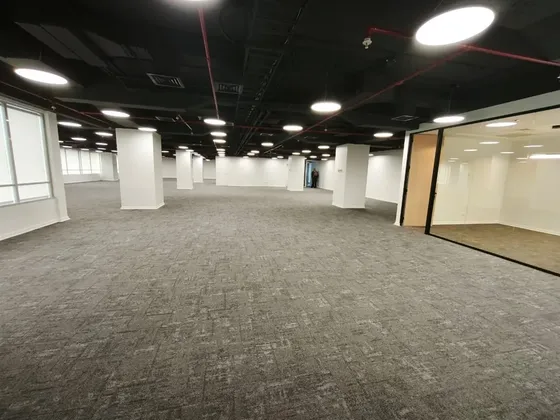 599 M2 Recién Remodelada Nueva, Arriendo P.devaldivia