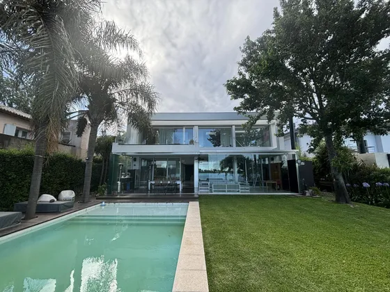 Casa En  Venta  Y Alquiler En Santa Barbara, Corredor Bancalari