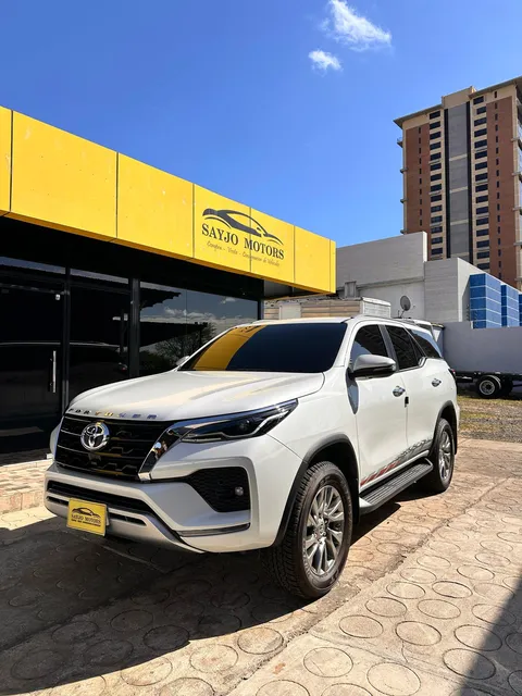 Toyota Fortuner Dubai 4x4