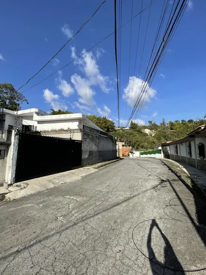 Hermosa Casa Ubicada Club Hípico Los Teques Cerca De La Panamericana Ref 95mil