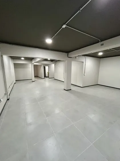 Local Comercial 3 Pisos + 15 Estacionamientos