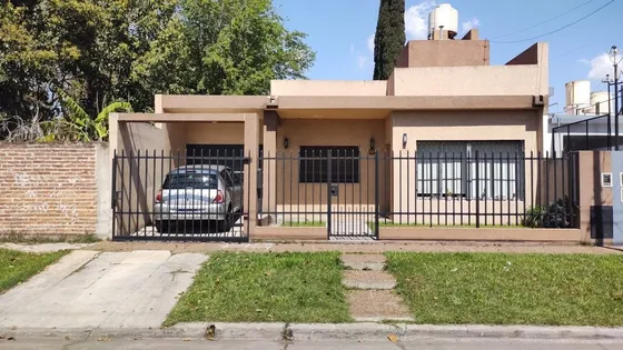  Casa Venta 4 Ambientes Jardin Garage Haedo Moron