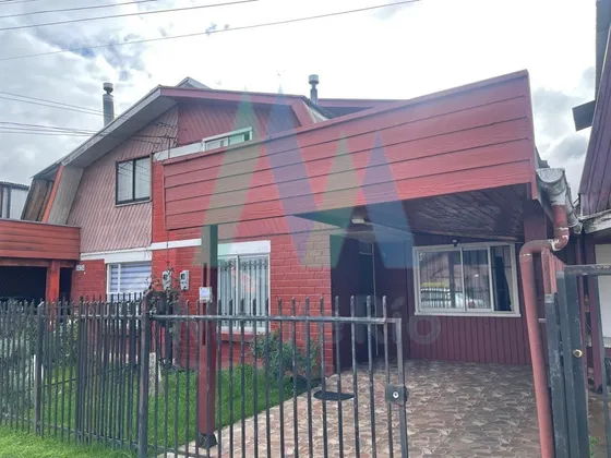 Casa En Venta De 4 Dorm. En Valdivia