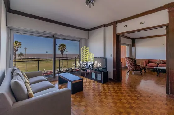Venta De Apartamento 3 Dormitorios Mas Servicio Punta Carretas 2 Garages!