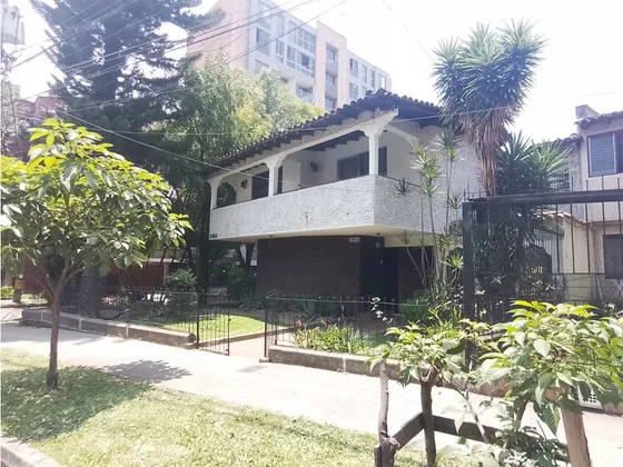 Arriendo Casa Comercial Esquinera En Los Colores, Medellín
