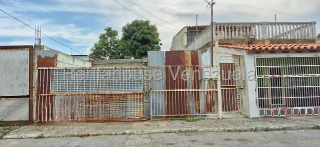 Casa En Venta En Barquisimeto Ubicada En Zona Oeste Precio De Oportunidad Contactame Soy Tu Agente Inmobiliario De Confianza Mehilyn Perez