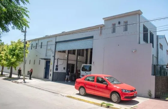 Galpón Industrial En Venta En  Hurlingham 1163 Mts2
