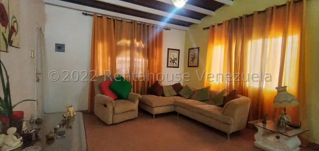 Rosa Rodríguez Vende Casa En Urb. Los Bucares, Cabudare 22-23631