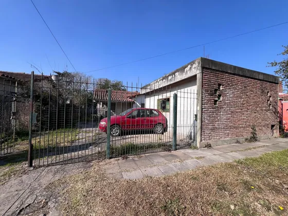 Casa En Venta - 2 Dormitorios 1 Baño - 499mts2 - Merlo