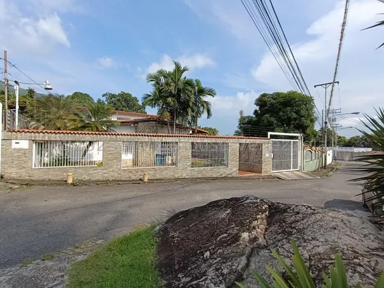 Casa En Venta Urb El Piñal, El Limón 25-16199 Jecg