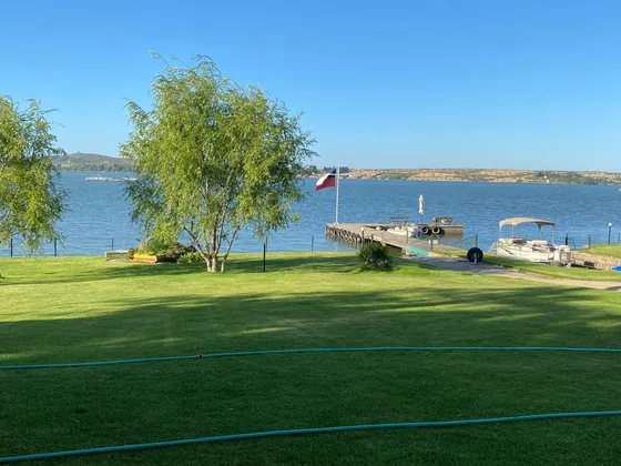 Parcela Con 5 Propiedades - Orilla Lago