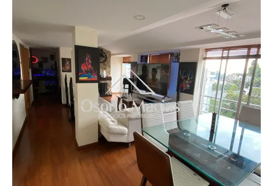 Venta De Apartamento En Av. Alberto Mendoza