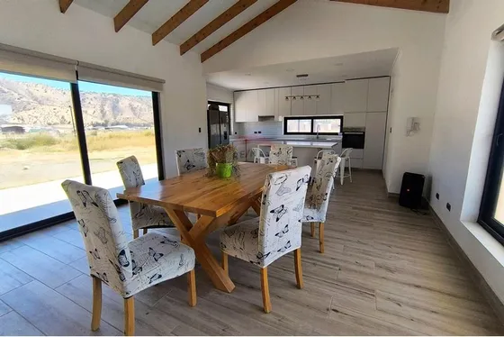 Casa En Parcela Con Piscina