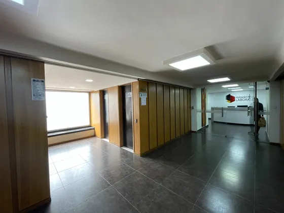 Oficinas En El Centro De Bogotá De 6 Espacios De 350mtrs En Venta 