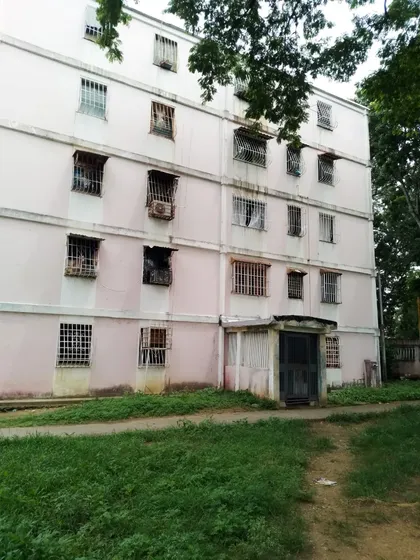 Apartamento En Venta Urb José De San Martin. Los Bloques. Nva Cúa