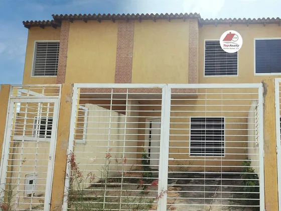 Tonwhouse En Venta C.r. Cascada De Betania Urb Villa Betania