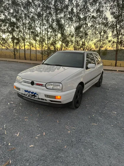 Volkswagen Golf 2.0 8v