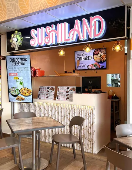 Restaurante De Sushi En Funcionamiento