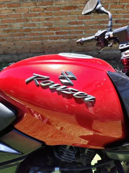 Rouser 220