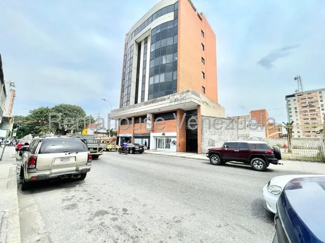 Oficina En Alquiler En Barquisimeto Crr 18 Extraordinaria Vista Panoramica Acceso Controlado Vigilancia Cod 25 11673 Comunicate Soy Gabi Irastorza                                                      