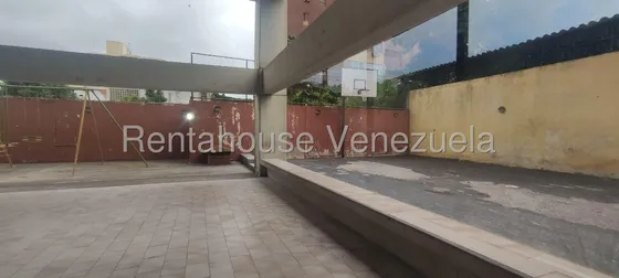Venta Amplio Y Comodo Apartamento Ubicado Al Centro De Barquisimeto ; Contacta Tu Asesora Mehilyn Perez ;