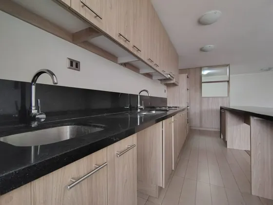 Departamento Primer Piso 3d, 2b , 2 Est, Bodega