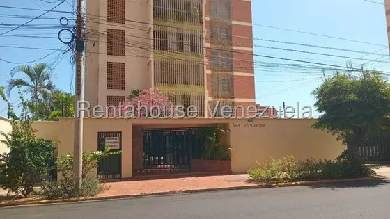 Alquiler De Apartamento Sector Tierra Negra Maracaibo,mls #26-22351 Mema