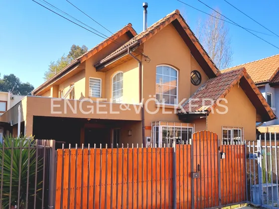 Casa En Bosques Andinos