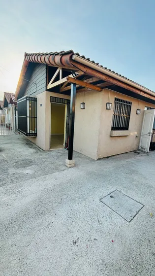 Casa En Sector Residencial En Mostazal