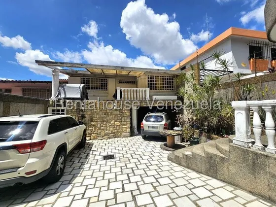 Se Vende Casa En Colinas De Santa Mónica Mls #25-17784