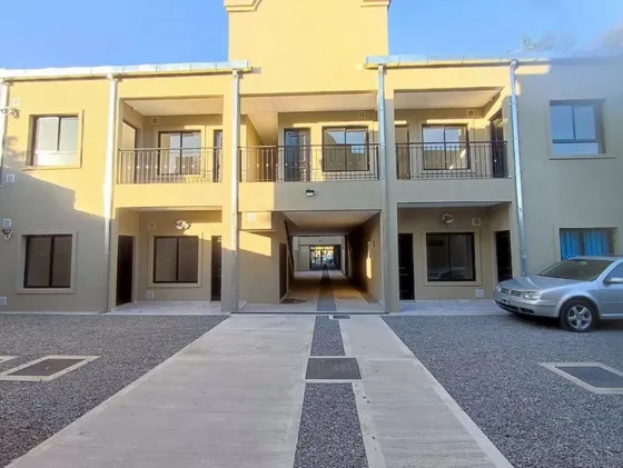 Venta Departamento 1 Dormitorio José C. Paz Con Cochera