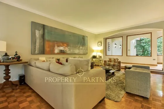 Casa En Venta Con Gran Patio Y Piscina En Jardines...