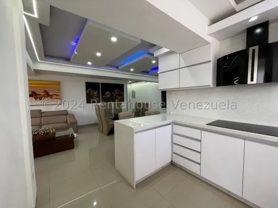 Buscas Un Edificio Con Planta Electrica? Este Apartamento En Venta Lo Tiene Disponible Para Ti En La Urbanizacion Base Aragua De Maracay 24-29088 Mmarin