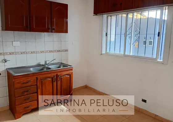 Alquiler Depto 2 Amb Con Patio. -moreno