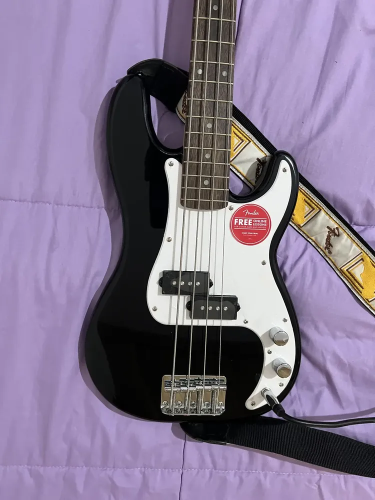 Baixo Fender Squier Mini Precision Bass Acabamento do corpo Gloss