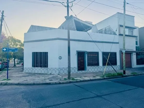 Casa En  Venta Con Galpón