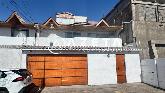 Casa En Venta De 3 Dorm. En Iquique