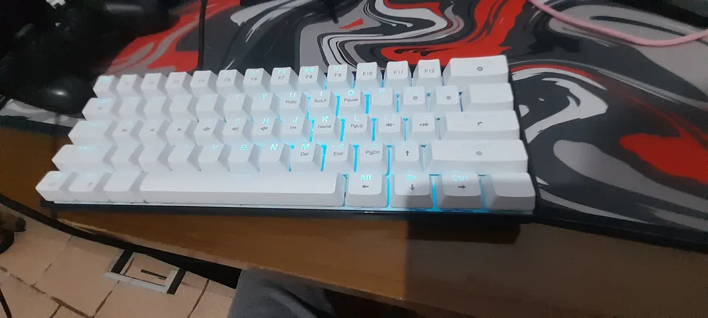 Teclado Mecânico Gamer Force One Atlas 60% RGB Switch Huano Red Branco - Imagem 2