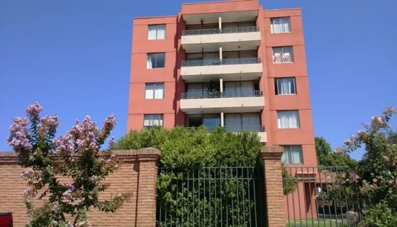 Arriendo Comodo Departamento En Edificio Los Conquistadores.