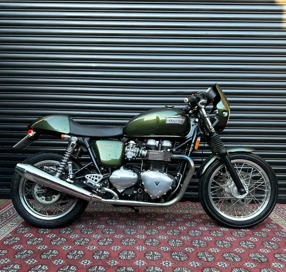 Triumph Thruxton 900 